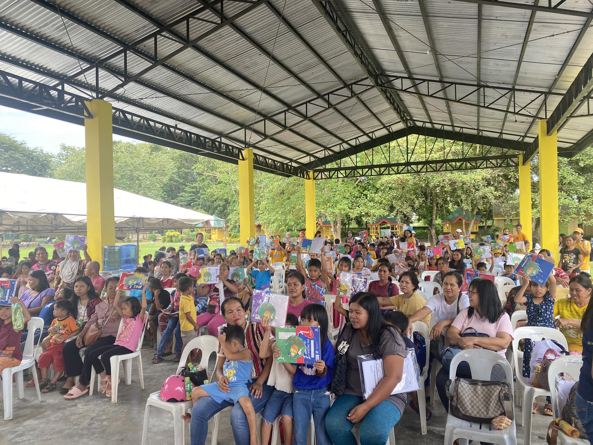 Pamamahagi Ng Paleco Ng Mga Learners Kit Sa Mga Mag Aaral Ng Sofronio Espanola Central School 1589