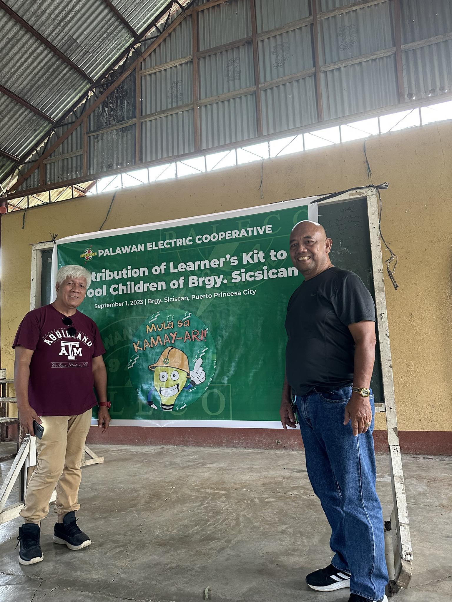 Pamamahagi Ng 100 Learners Kit Sa Mga Mag Aaral Ng Bgy Sicsican Palawan Electric Cooperative 2550