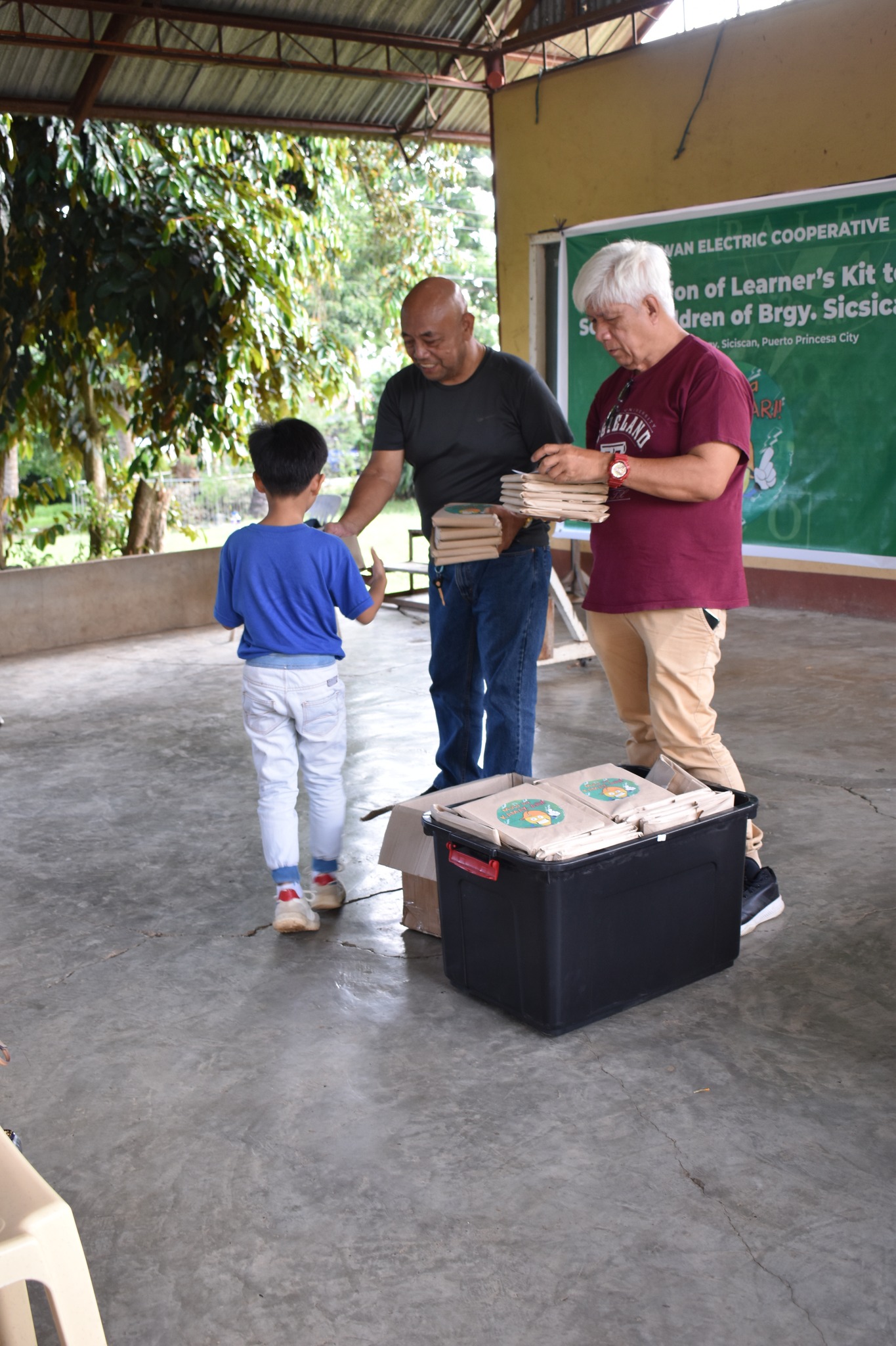 Pamamahagi Ng 100 Learners Kit Sa Mga Mag Aaral Ng Bgy Sicsican Palawan Electric Cooperative 5042