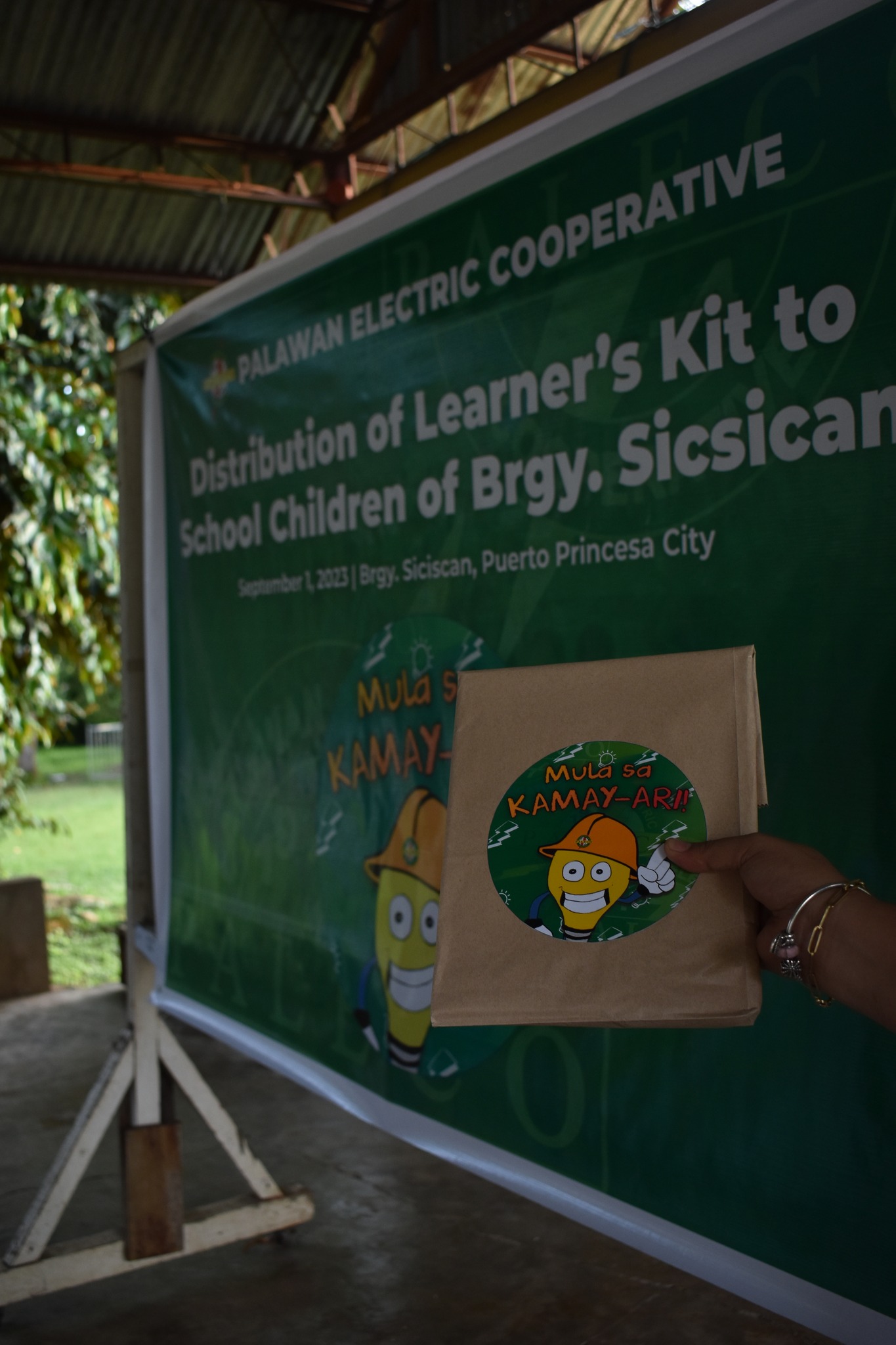 Pamamahagi Ng 100 Learners Kit Sa Mga Mag Aaral Ng Bgy Sicsican Palawan Electric Cooperative 8771